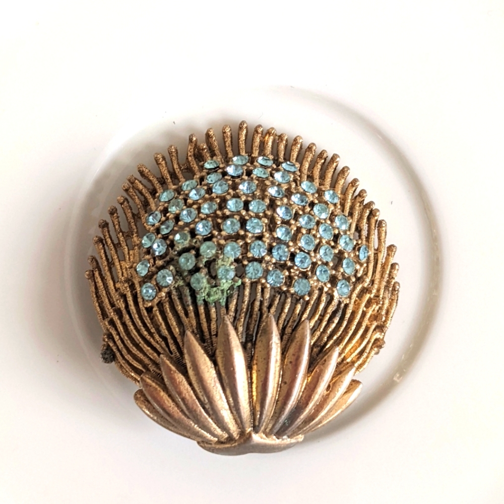 VTG GOLDSTONE BLUE RHINESTONE SHELL CORAL REEF BROOCH